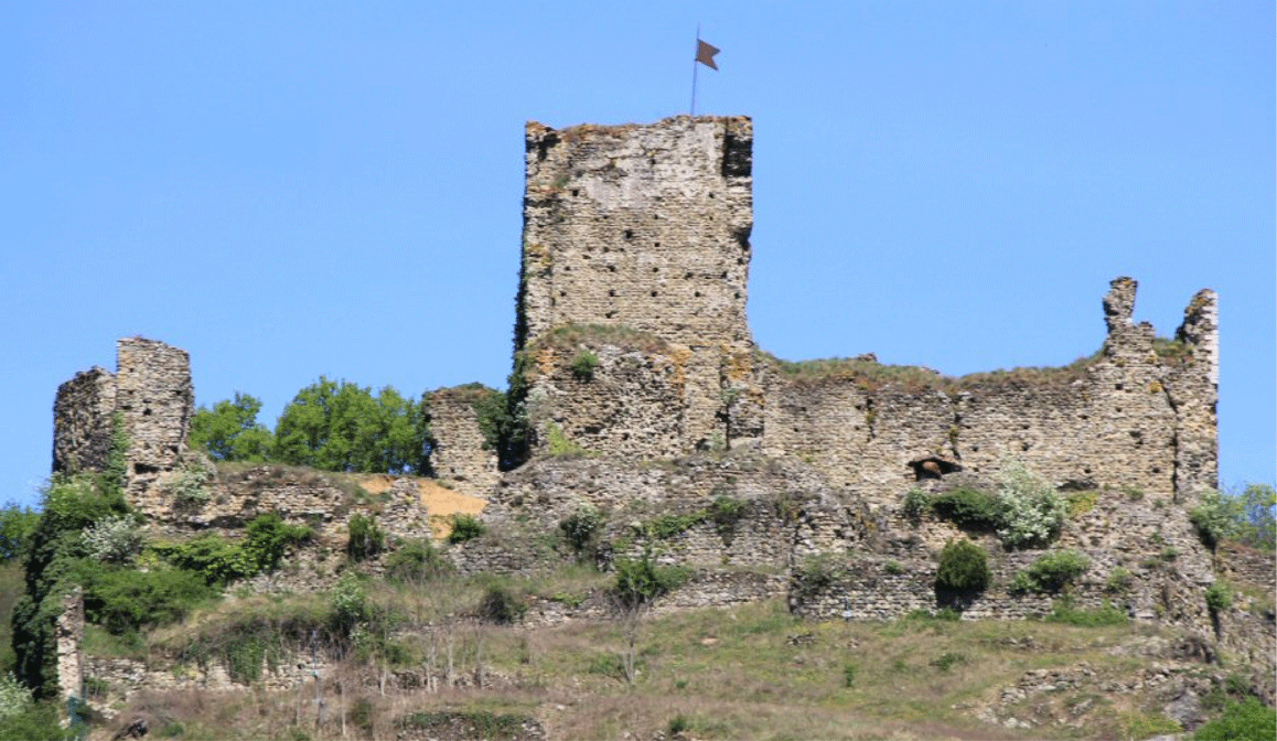Photo du chateau au loin.
